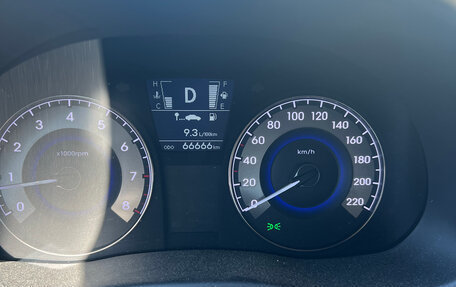 Hyundai Solaris II рестайлинг, 2013 год, 800 000 рублей, 8 фотография