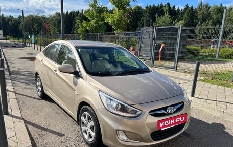 Hyundai Solaris II рестайлинг, 2013 год, 800 000 рублей, 4 фотография