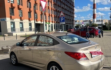 Hyundai Solaris II рестайлинг, 2013 год, 800 000 рублей, 2 фотография