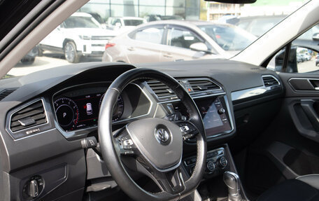 Volkswagen Tiguan II, 2018 год, 2 898 000 рублей, 10 фотография