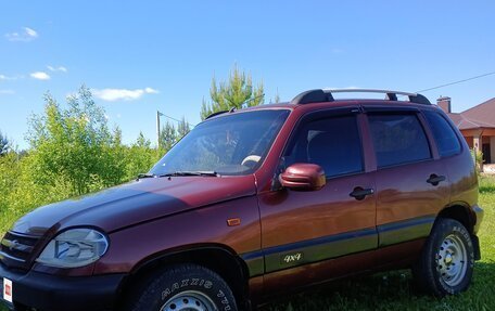 Chevrolet Niva I рестайлинг, 2004 год, 250 000 рублей, 1 фотография