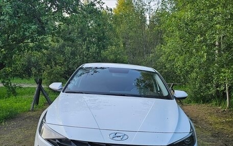Hyundai Elantra, 2021 год, 1 900 000 рублей, 1 фотография