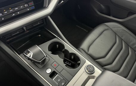 Volkswagen Touareg III, 2019 год, 5 100 000 рублей, 15 фотография