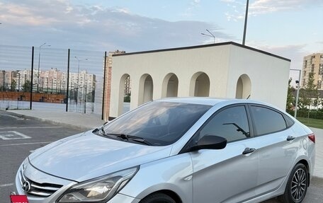 Hyundai Solaris II рестайлинг, 2016 год, 770 000 рублей, 2 фотография