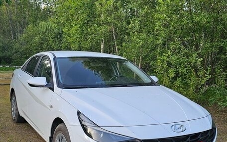 Hyundai Elantra, 2021 год, 1 900 000 рублей, 2 фотография
