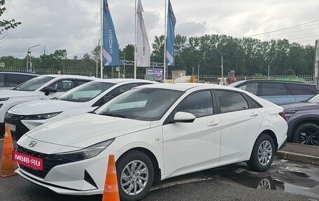 Hyundai Elantra, 2021 год, 1 900 000 рублей, 9 фотография