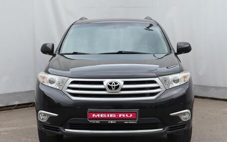 Toyota Highlander III, 2013 год, 1 525 000 рублей, 2 фотография