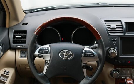 Toyota Highlander III, 2013 год, 1 525 000 рублей, 14 фотография