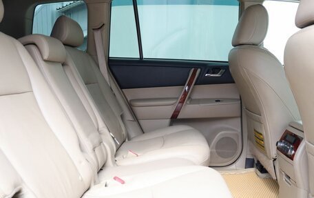 Toyota Highlander III, 2013 год, 1 525 000 рублей, 23 фотография