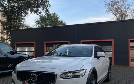 Volvo V90 Cross Country I рестайлинг, 2018 год, 3 650 000 рублей, 2 фотография
