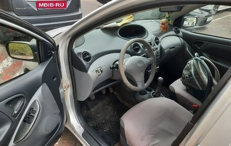 Toyota Yaris I рестайлинг, 2002 год, 210 000 рублей, 7 фотография