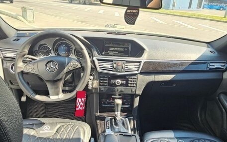 Mercedes-Benz E-Класс, 2010 год, 1 300 000 рублей, 11 фотография