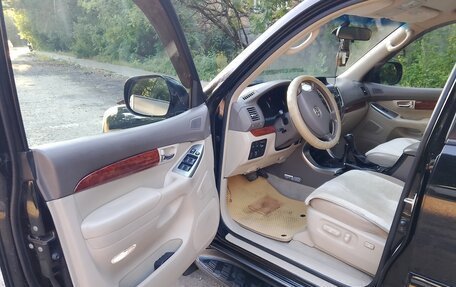 Toyota Land Cruiser Prado 120 рестайлинг, 2006 год, 2 090 000 рублей, 6 фотография