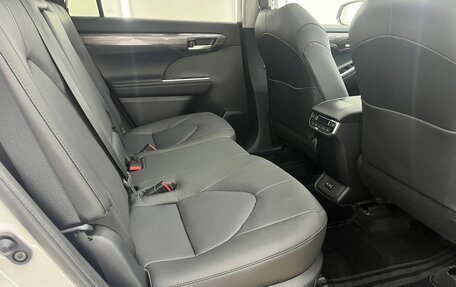 Toyota Highlander, 2026 год, 5 099 000 рублей, 28 фотография
