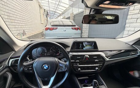 BMW 5 серия, 2018 год, 3 490 000 рублей, 11 фотография