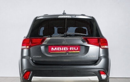 Mitsubishi Outlander III рестайлинг 3, 2018 год, 1 679 000 рублей, 6 фотография
