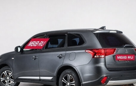 Mitsubishi Outlander III рестайлинг 3, 2018 год, 1 679 000 рублей, 5 фотография