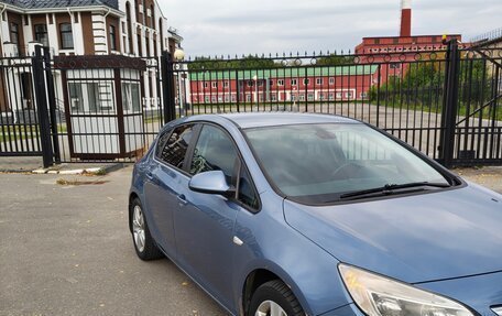 Opel Astra J, 2010 год, 565 000 рублей, 2 фотография