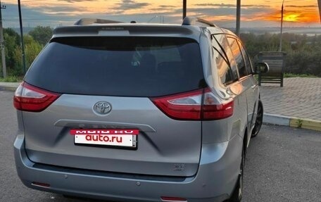 Toyota Sienna III, 2017 год, 2 848 000 рублей, 5 фотография