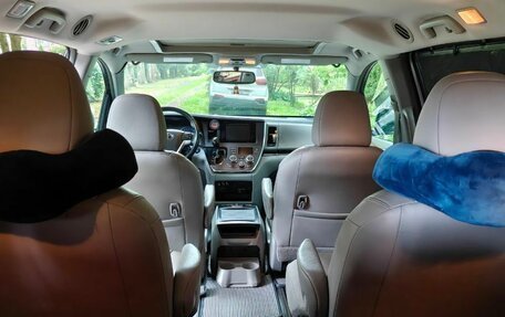Toyota Sienna III, 2017 год, 2 848 000 рублей, 12 фотография