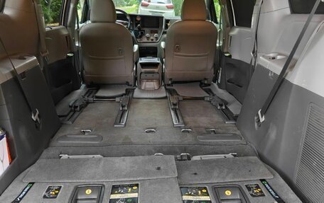 Toyota Sienna III, 2017 год, 2 848 000 рублей, 20 фотография