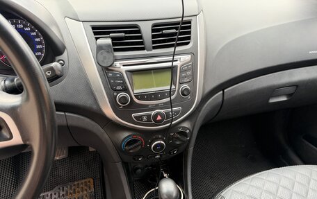 Hyundai Solaris II рестайлинг, 2013 год, 710 000 рублей, 13 фотография