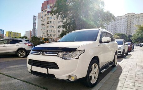 Mitsubishi Outlander III рестайлинг 3, 2012 год, 1 320 000 рублей, 2 фотография