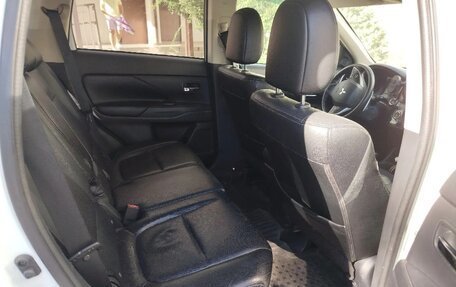 Mitsubishi Outlander III рестайлинг 3, 2012 год, 1 320 000 рублей, 9 фотография