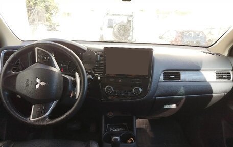 Mitsubishi Outlander III рестайлинг 3, 2012 год, 1 320 000 рублей, 13 фотография