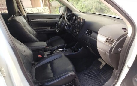 Mitsubishi Outlander III рестайлинг 3, 2012 год, 1 320 000 рублей, 11 фотография