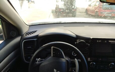 Mitsubishi Outlander III рестайлинг 3, 2012 год, 1 320 000 рублей, 14 фотография