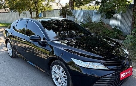 Toyota Camry, 2019 год, 2 700 000 рублей, 1 фотография