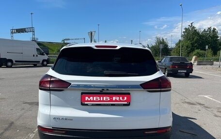 Geely Atlas, 2023 год, 1 740 000 рублей, 6 фотография