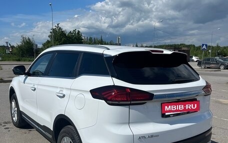 Geely Atlas, 2023 год, 1 740 000 рублей, 7 фотография