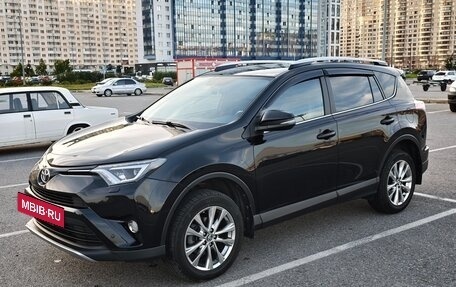 Toyota RAV4, 2017 год, 2 300 000 рублей, 3 фотография