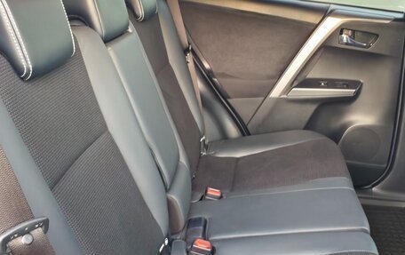 Toyota RAV4, 2017 год, 2 300 000 рублей, 12 фотография