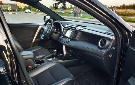 Toyota RAV4, 2017 год, 2 300 000 рублей, 11 фотография