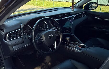 Toyota Camry, 2019 год, 2 700 000 рублей, 8 фотография