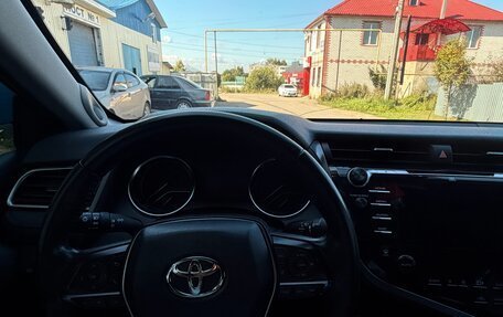 Toyota Camry, 2019 год, 2 700 000 рублей, 11 фотография