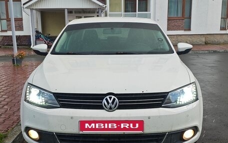 Volkswagen Jetta VI, 2012 год, 800 000 рублей, 5 фотография