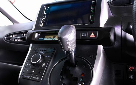 Toyota Wish II, 2012 год, 949 000 рублей, 11 фотография