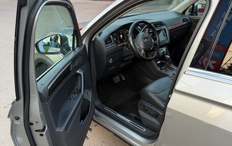 Volkswagen Tiguan II, 2018 год, 2 900 000 рублей, 21 фотография
