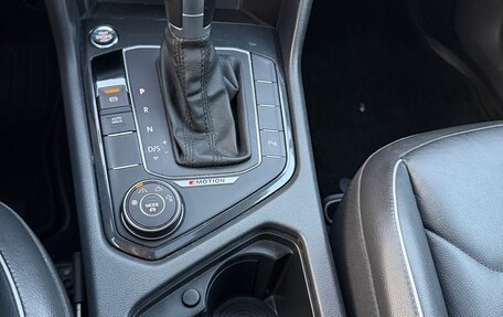 Volkswagen Tiguan II, 2018 год, 2 900 000 рублей, 28 фотография