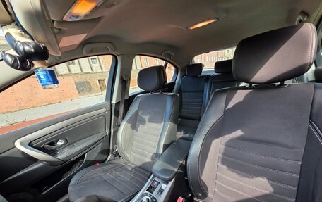 Renault Laguna III рестайлинг, 2012 год, 800 000 рублей, 20 фотография