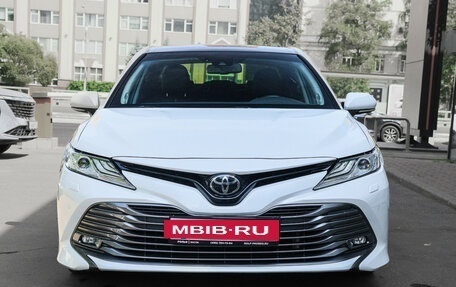 Toyota Camry, 2020 год, 3 100 000 рублей, 2 фотография