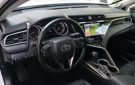Toyota Camry, 2020 год, 3 100 000 рублей, 12 фотография
