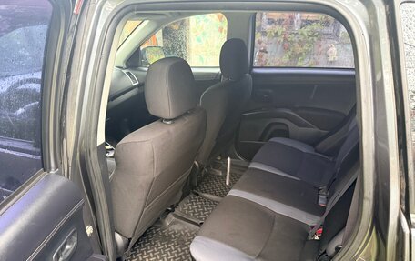 Mitsubishi Outlander III рестайлинг 3, 2011 год, 1 300 000 рублей, 10 фотография