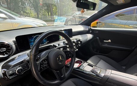 Mercedes-Benz A-Класс, 2019 год, 1 990 000 рублей, 6 фотография