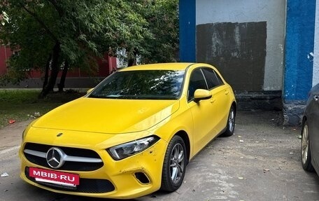 Mercedes-Benz A-Класс, 2019 год, 1 990 000 рублей, 4 фотография