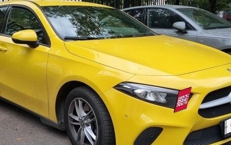 Mercedes-Benz A-Класс, 2019 год, 1 990 000 рублей, 2 фотография